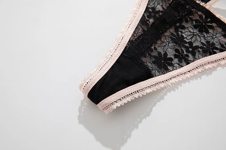 Spets String med Rosett – Genomskinlig & Feminin
