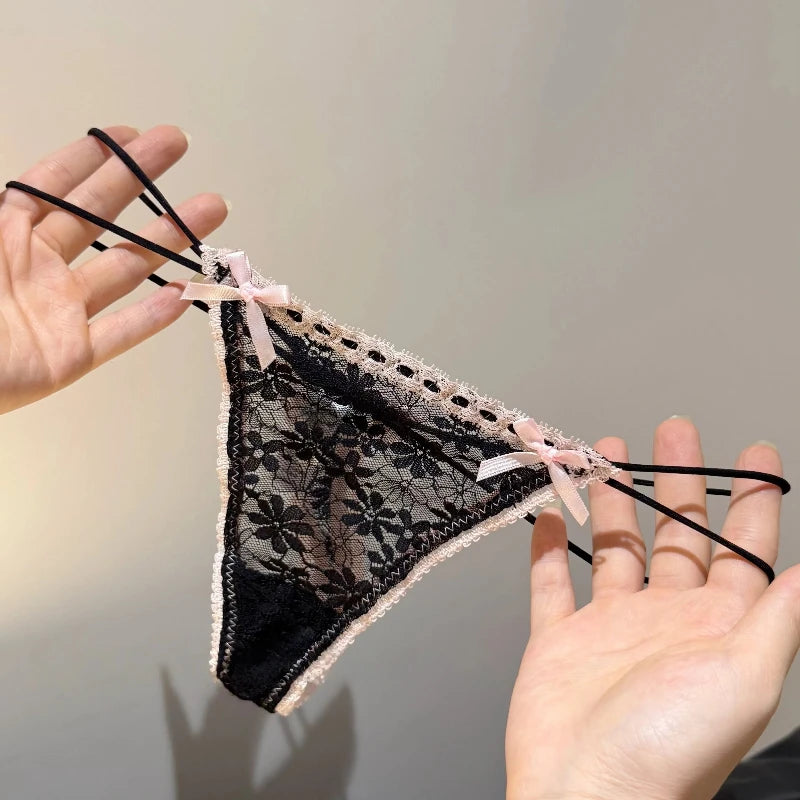 Spets String med Rosett – Genomskinlig & Feminin